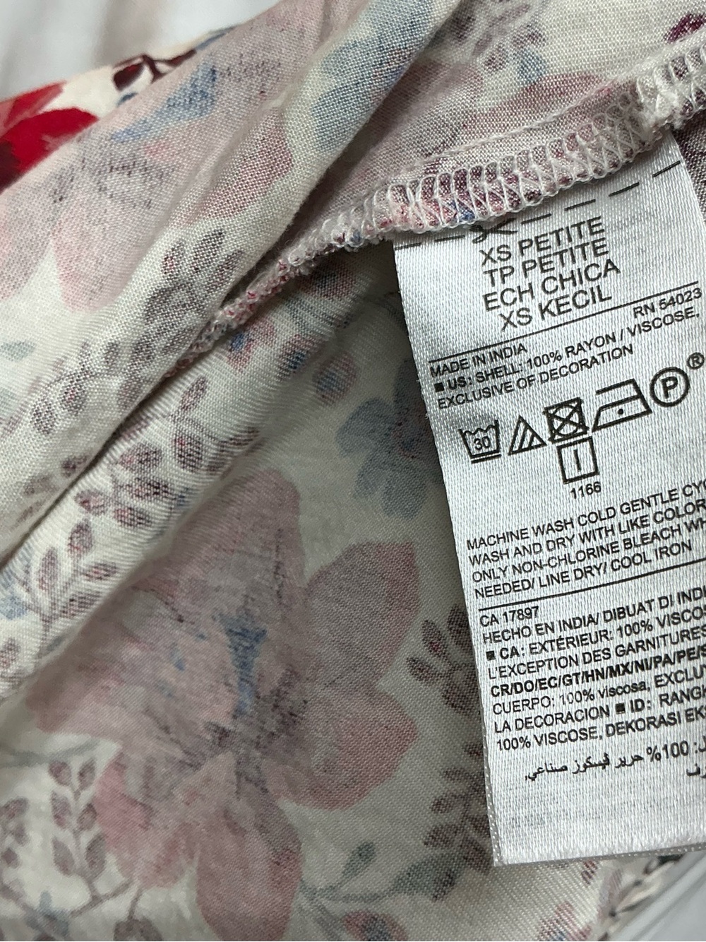 Old Navy Floral V-Neck Dress in White, Red & Blue - Picture 7 of 7